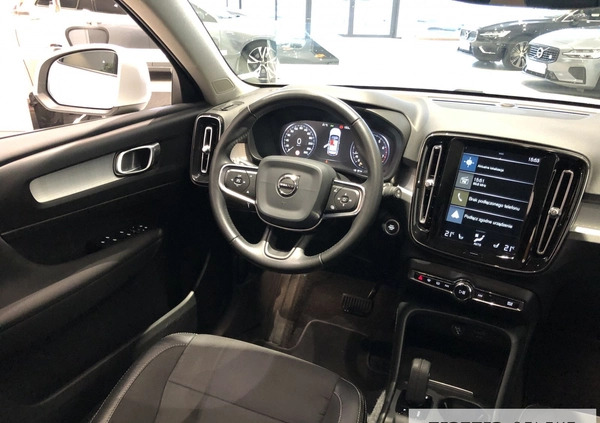 Volvo XC 40 cena 139900 przebieg: 97362, rok produkcji 2020 z Żnin małe 497